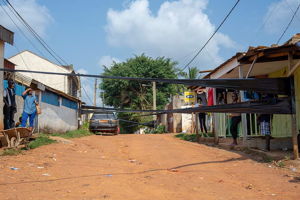 ist das ein mensch, herrwolke, kainkollektiv, kamerun, Yaoundé 2018 09
